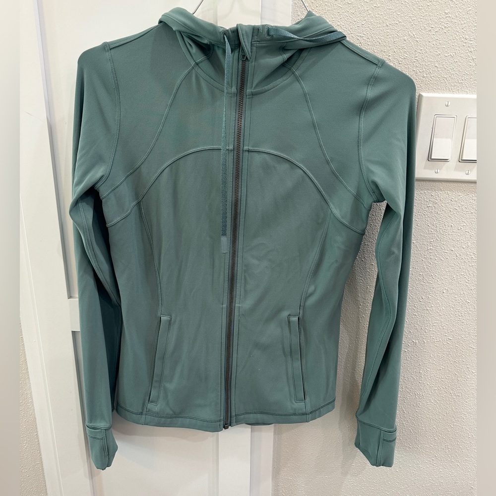 Lululemon Define hooded sweatshirt. Size 8. Green.